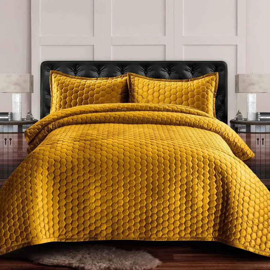 Premium All Season Velvet Quilt Set 3 Piece Comforter Set